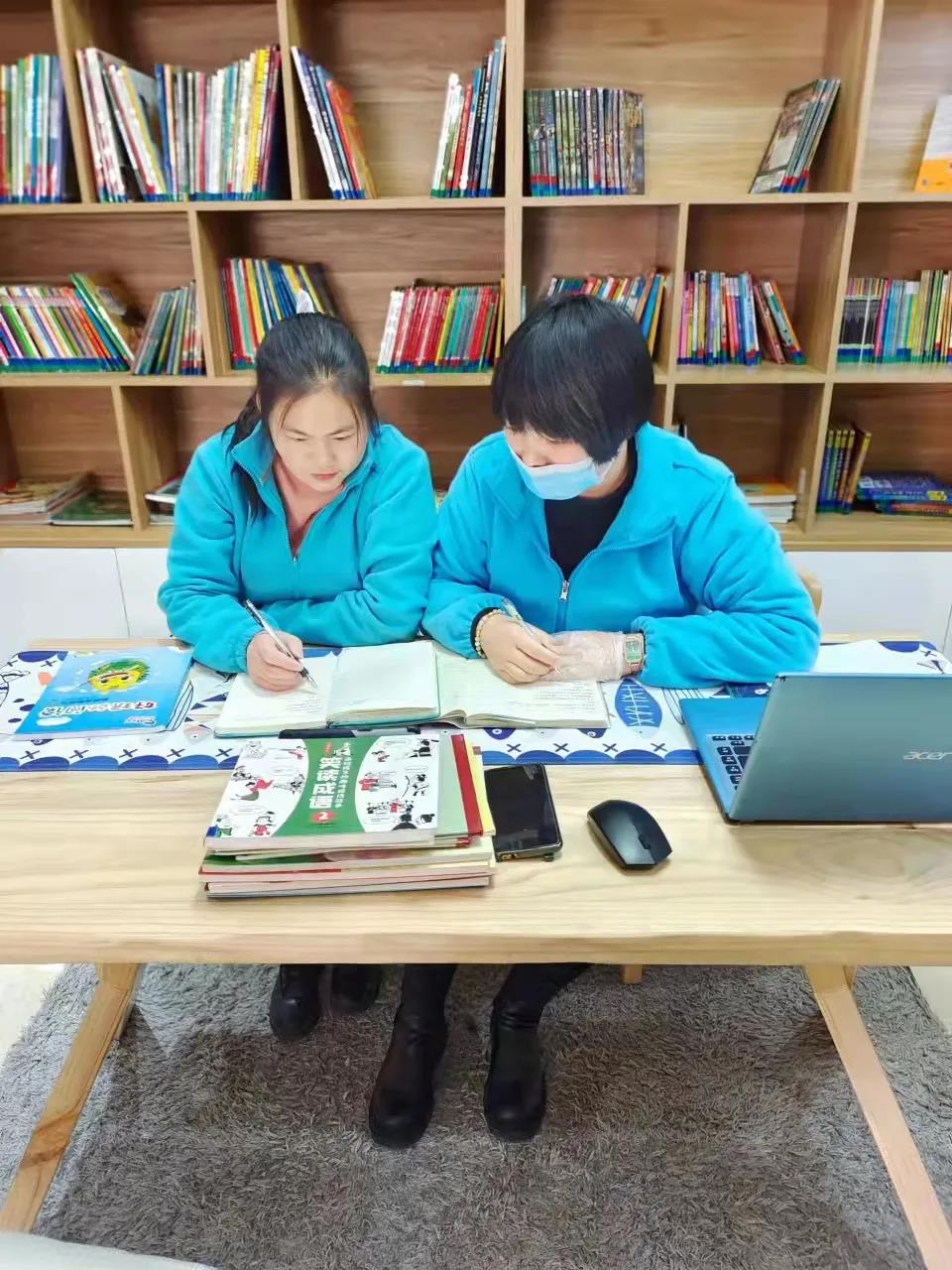 1-22010FU623D7.jpg