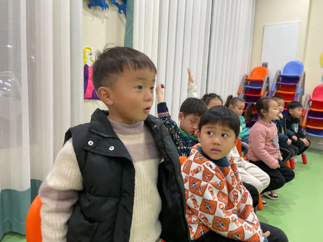 《好玩的阅读》— 地板下的家